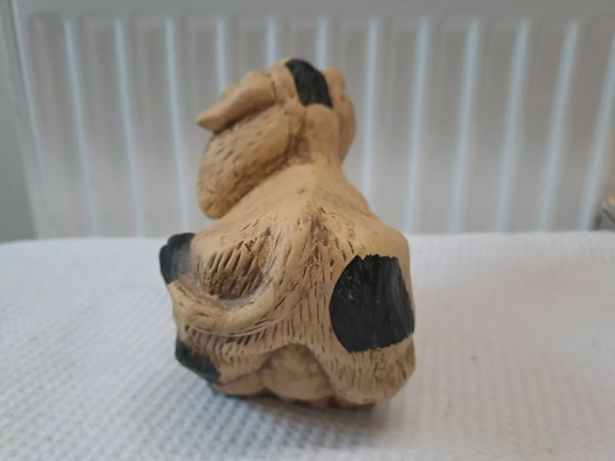 Vintage very happy looking cow figurine - Image 4