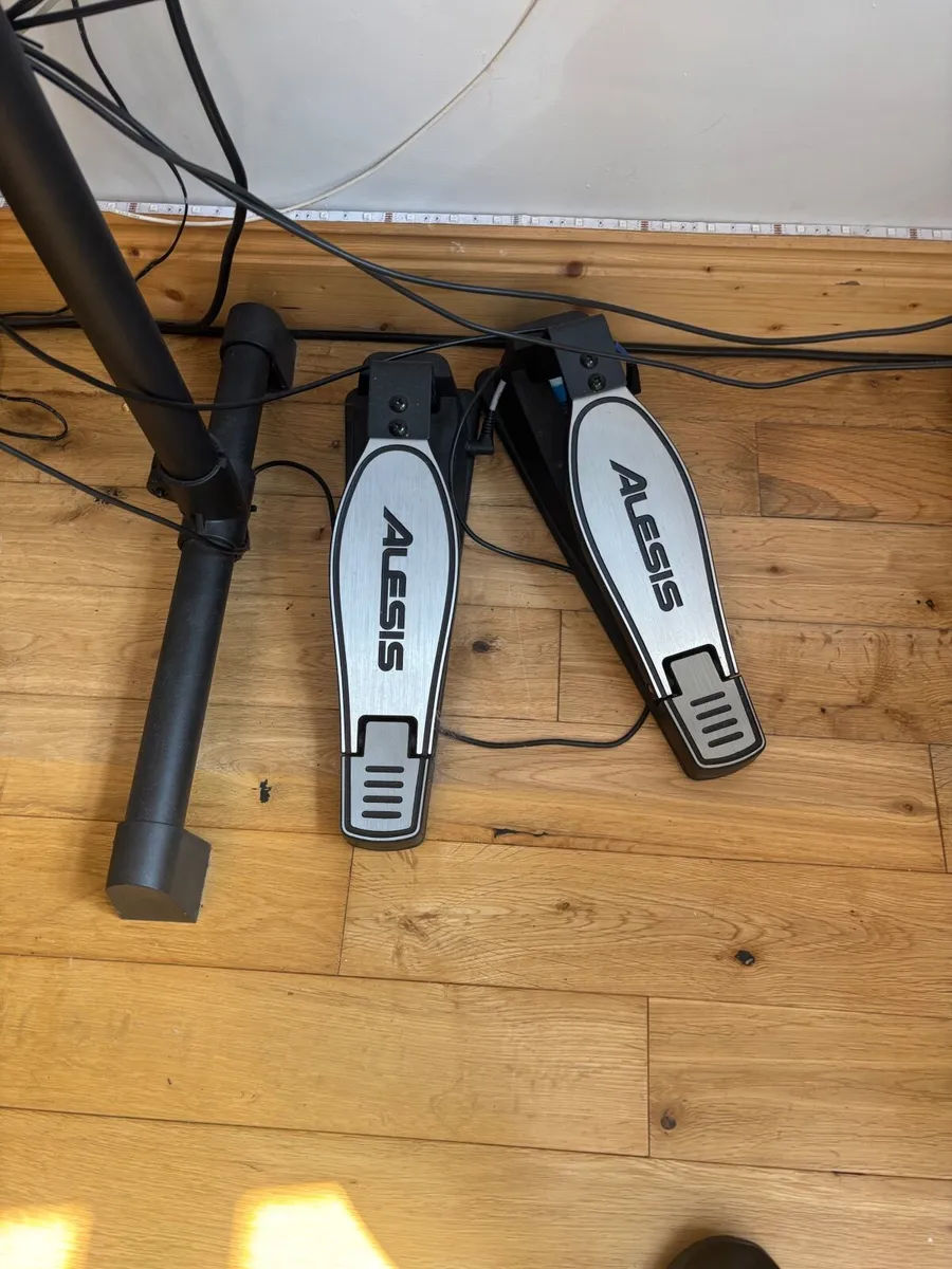 Set of Drums - Image 2