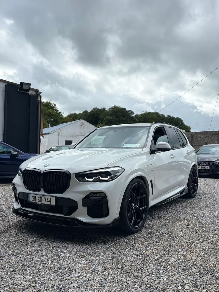 BMW X5 45e - Image 1
