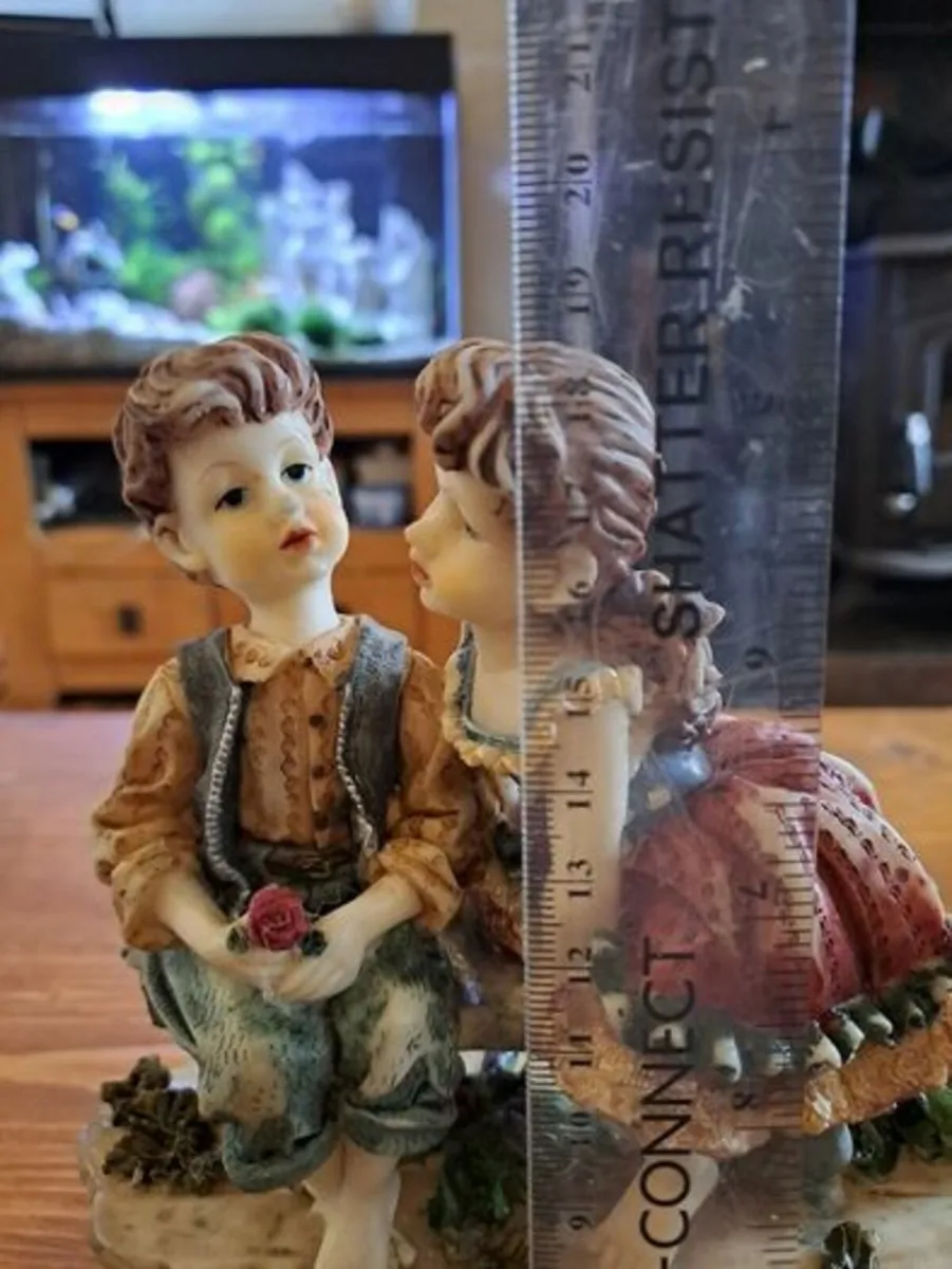 Louis' Collection Figurine - Image 4