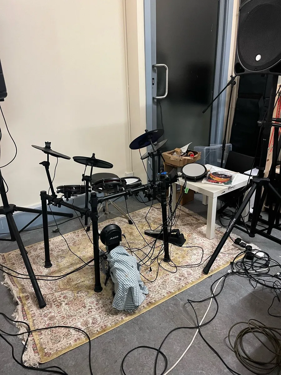 Alesis Nitro Max Electronic Drum kit - Image 1