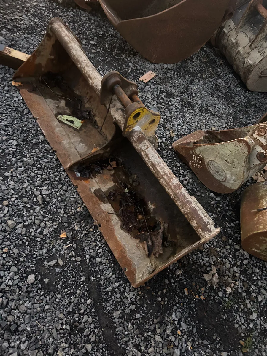 Strickland 30mm pin 4ft grading bucket - Image 1