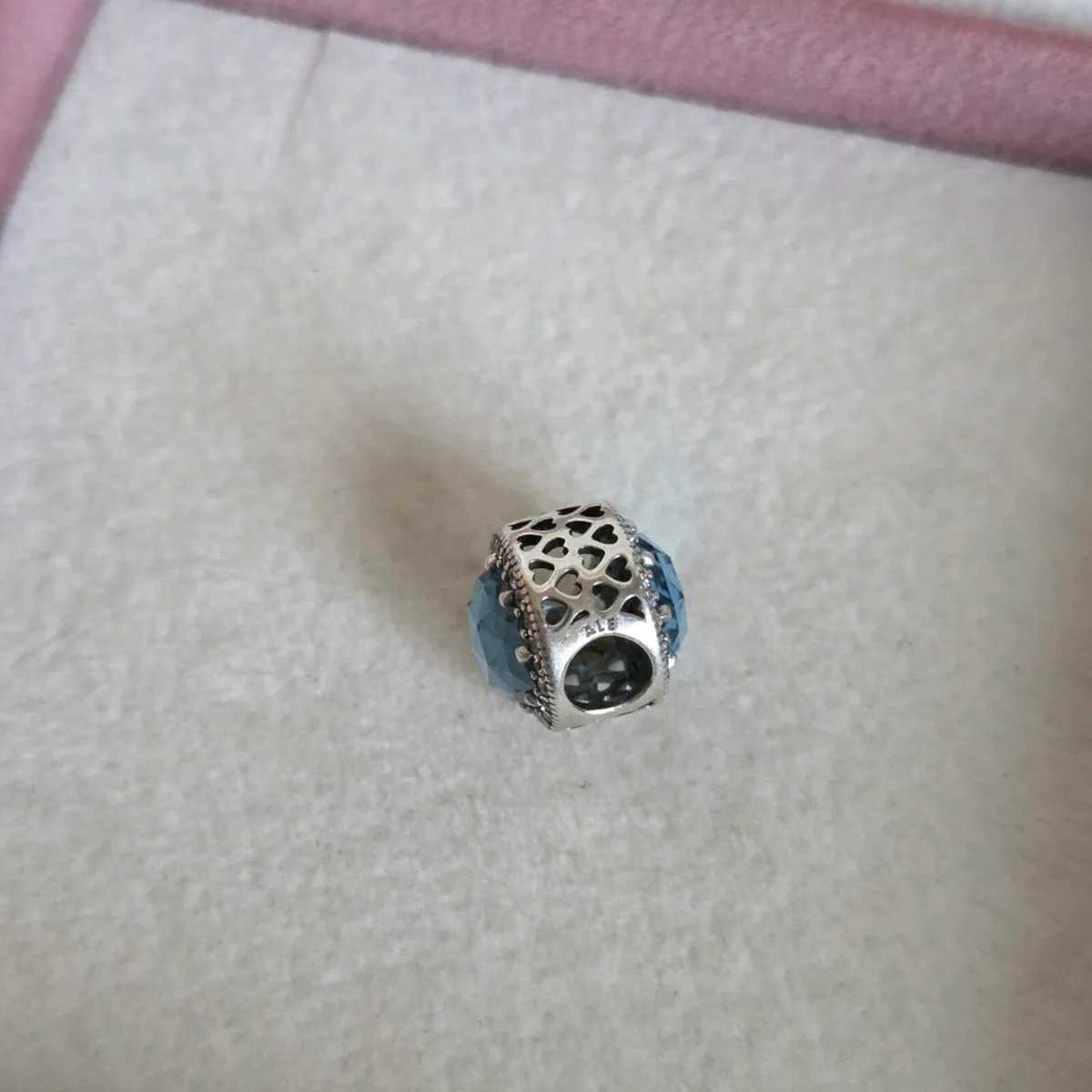 Pandora blue sky radiant hearts charm - Image 3
