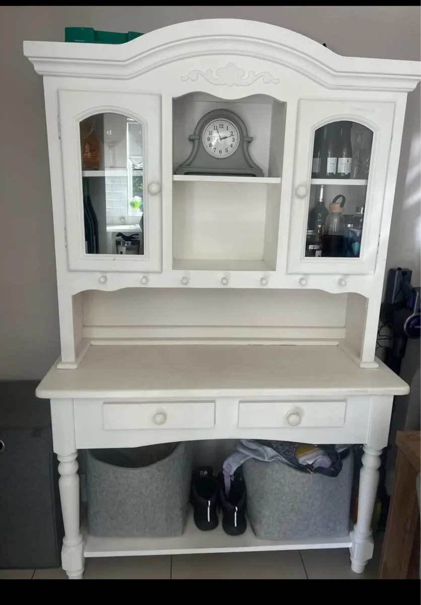 Kitchen dresser