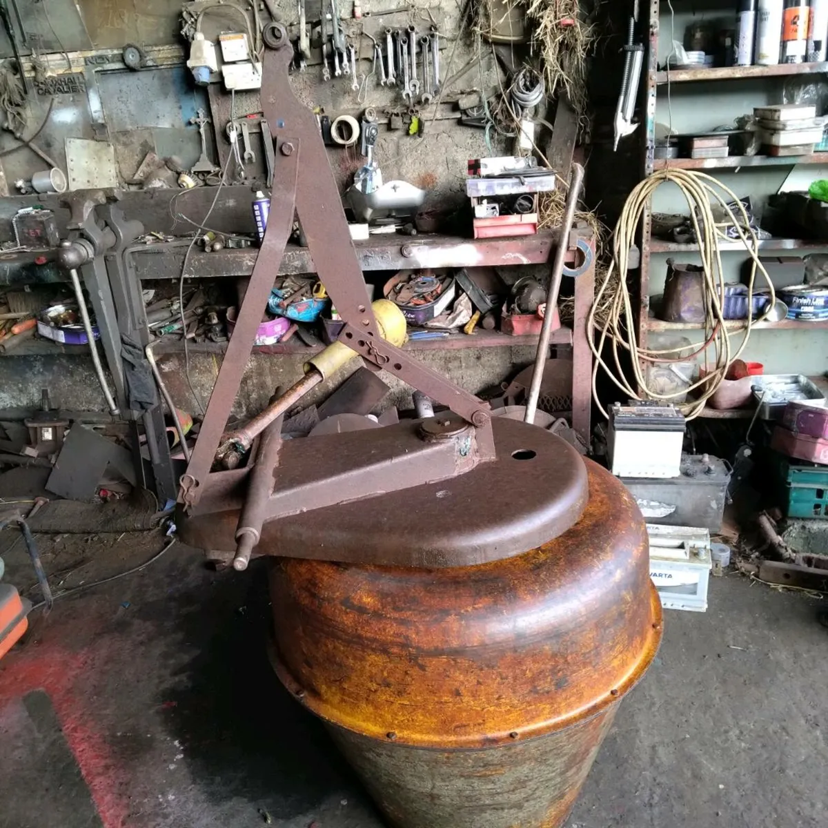 Cement mixer - Image 1