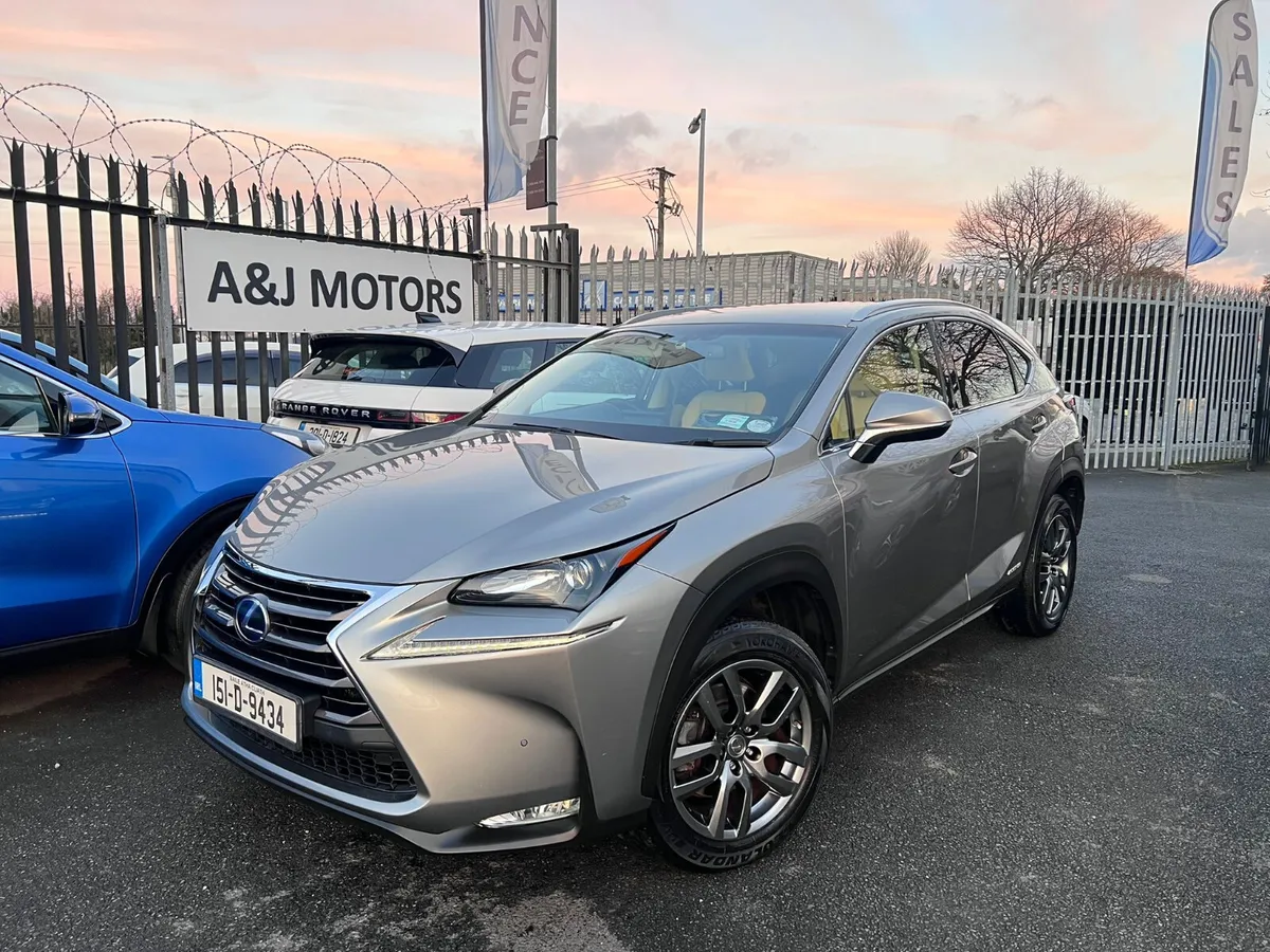 15 Lexus NX 2.5 Hybrid Executive - Image 1