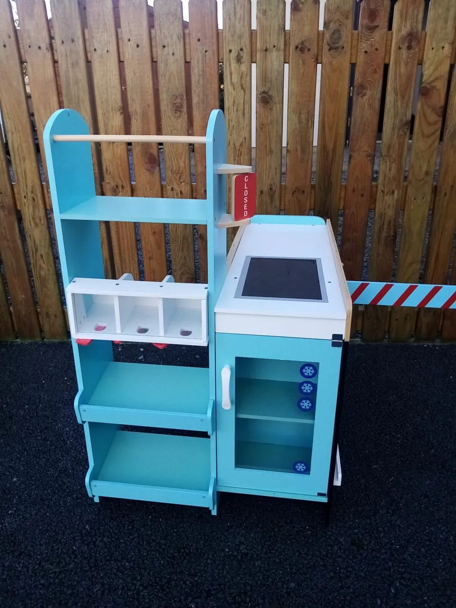 Wooden Shopping centre - Image 2