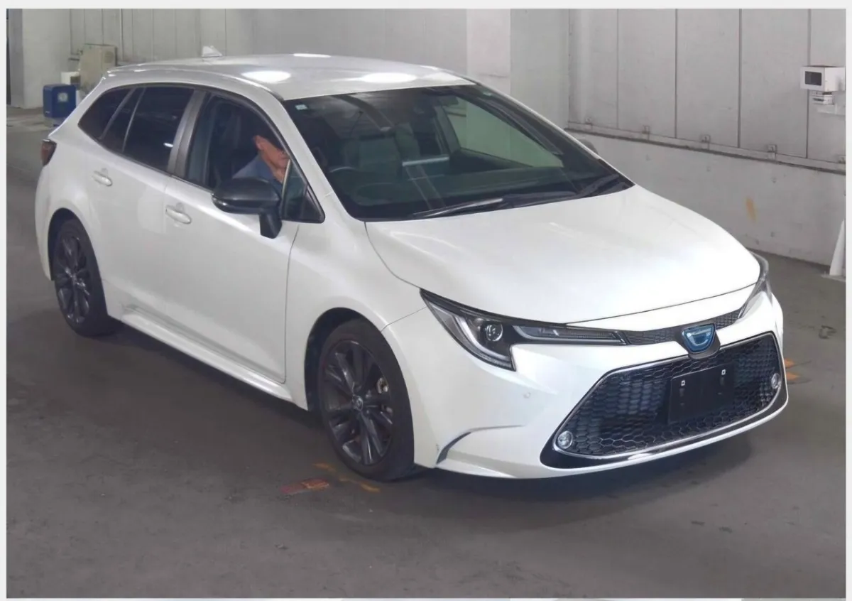 Corolla Estate Hybrid - Image 1