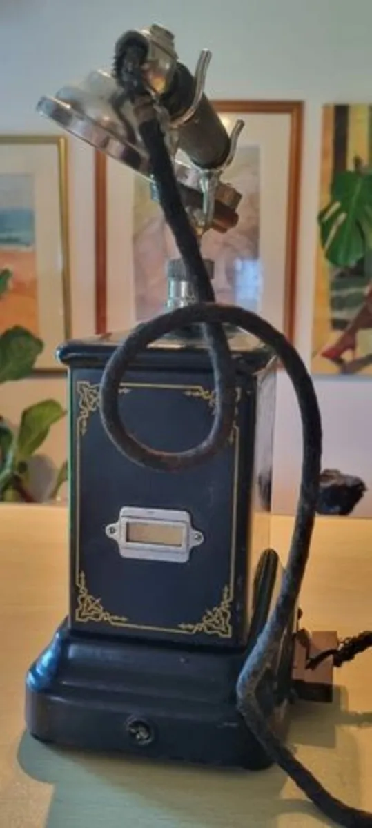 Antique crank telephone - Image 2