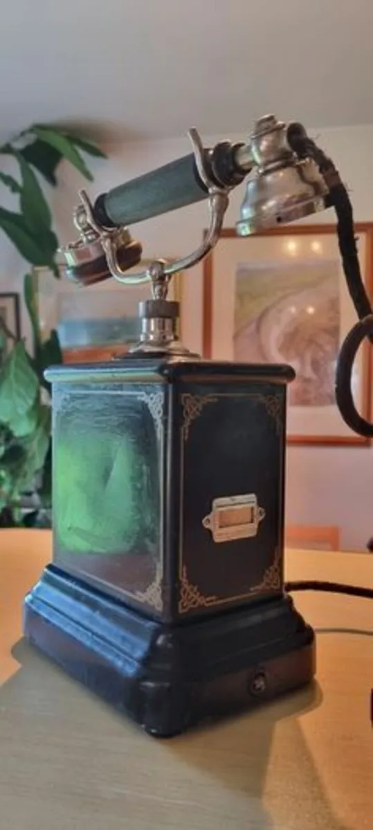 Antique crank telephone - Image 3