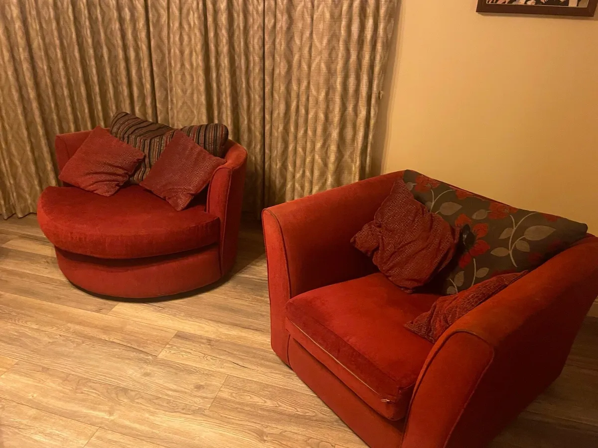 Suite of furniture - Image 2