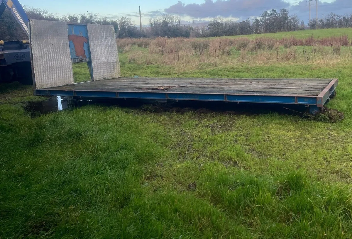 Roll on roll off flat bed & mobile compactor skip - Image 2