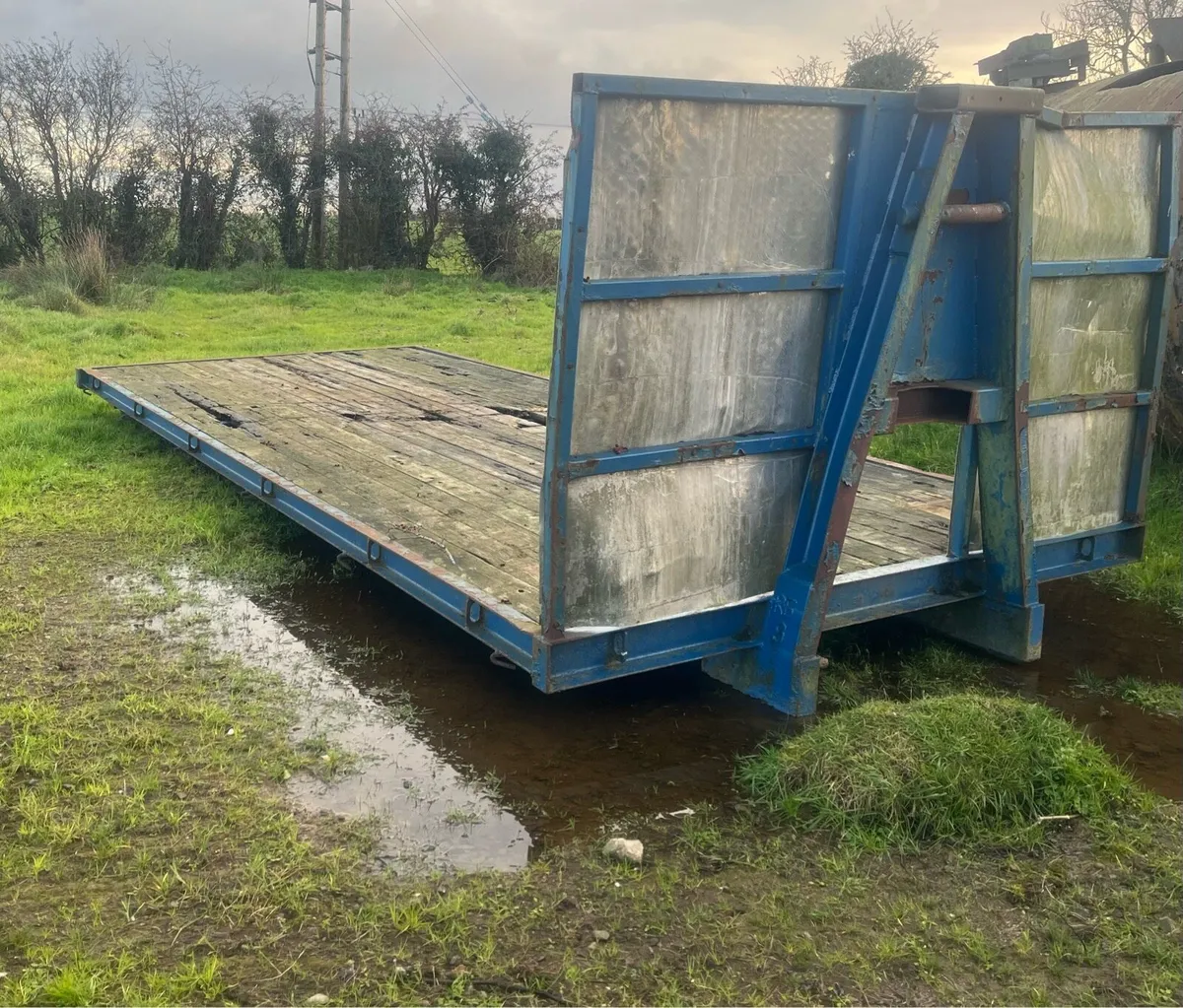 Roll on roll off flat bed & mobile compactor skip - Image 1