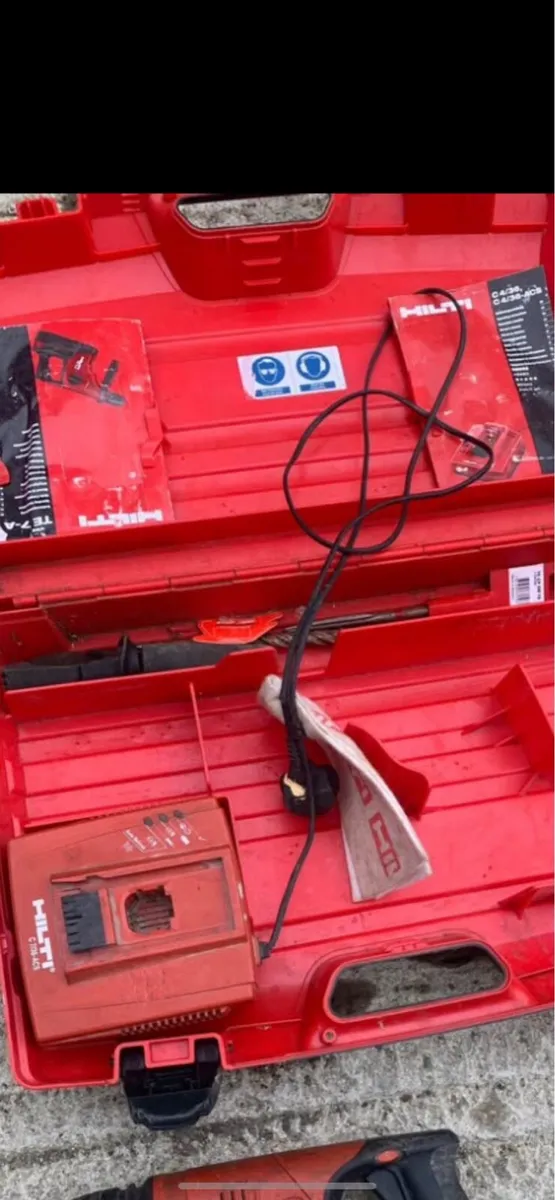 HILTI rotary hammer drill needs battery - Image 2