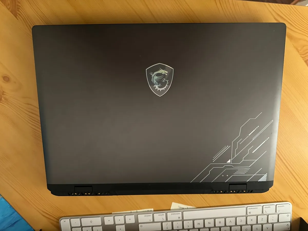 Gaming laptop - MSI Crosshair 16 Inch QHD+ 240 - Image 3