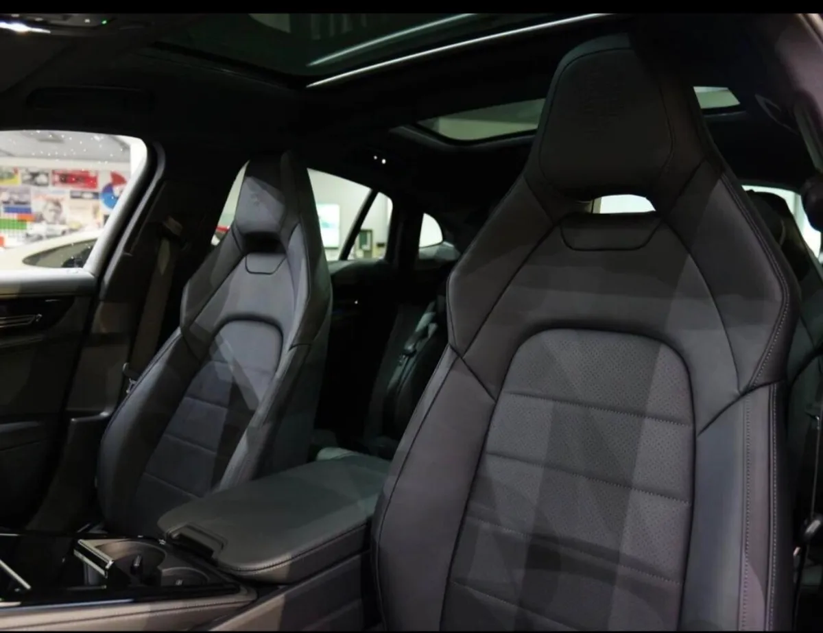 Porsche Panamera 2025 - Image 2