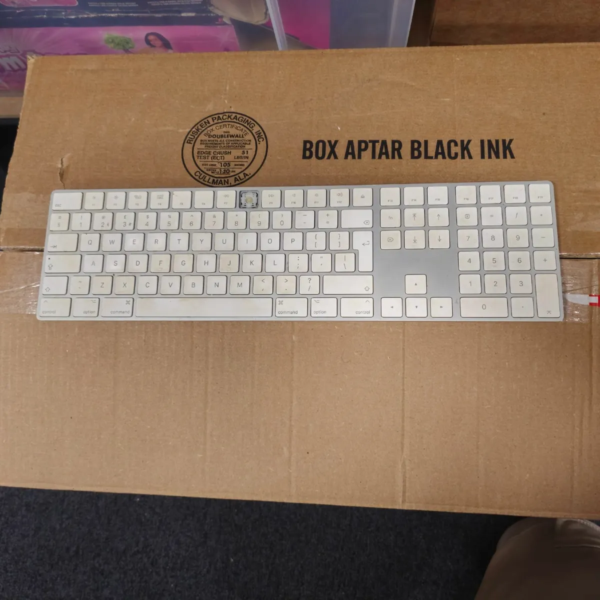 Apple Keyboard - Image 2