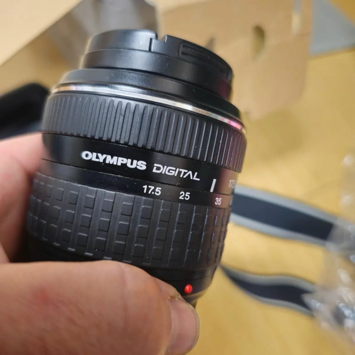 Olympus Zuiko Digital 4/3 17.5-45mm 3,5-5.6 - Image 1