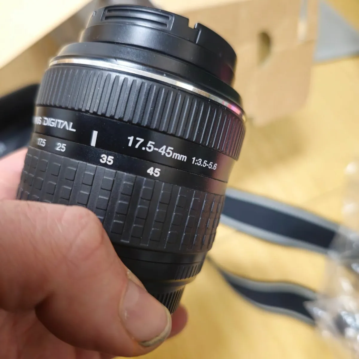 Olympus Zuiko Digital 4/3 17.5-45mm 3,5-5.6 - Image 2