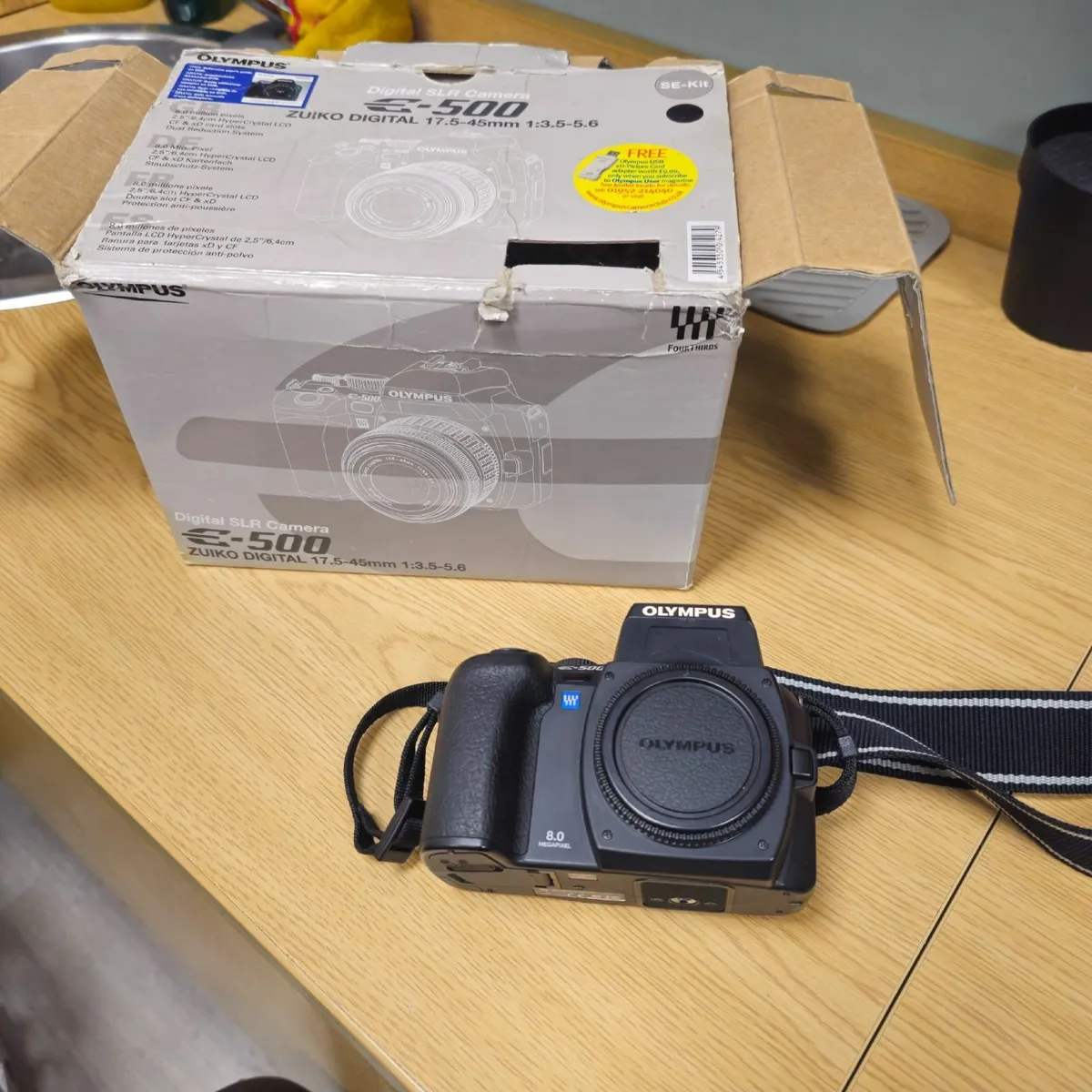 BOXED Olympus Evolt E-500 8MP Kodak CCD DSLR Camer