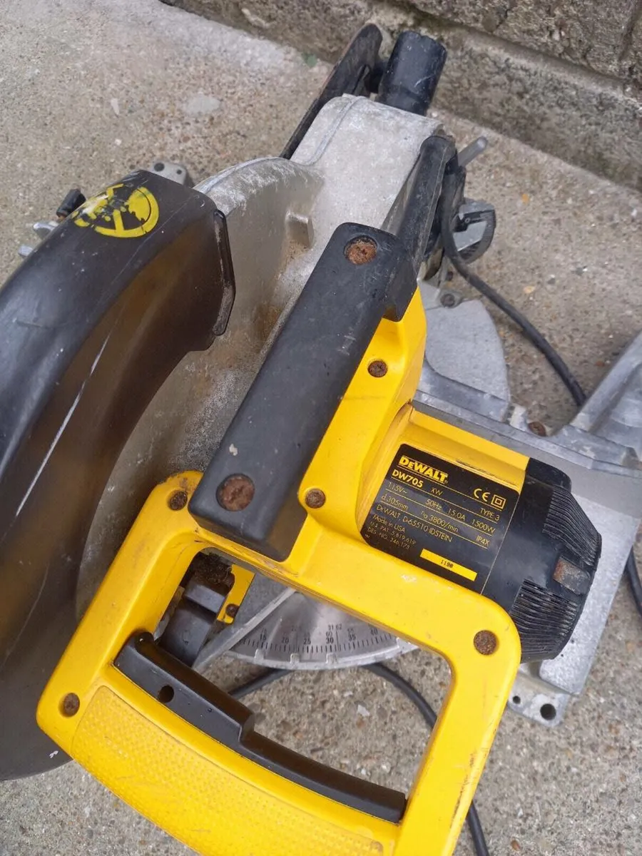 DeWalt 12 Inch Chopsaw - Image 4