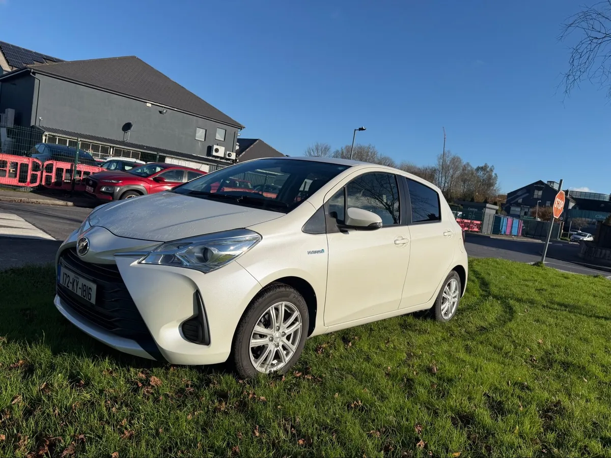 Toyota Vitz 2017 - Image 4