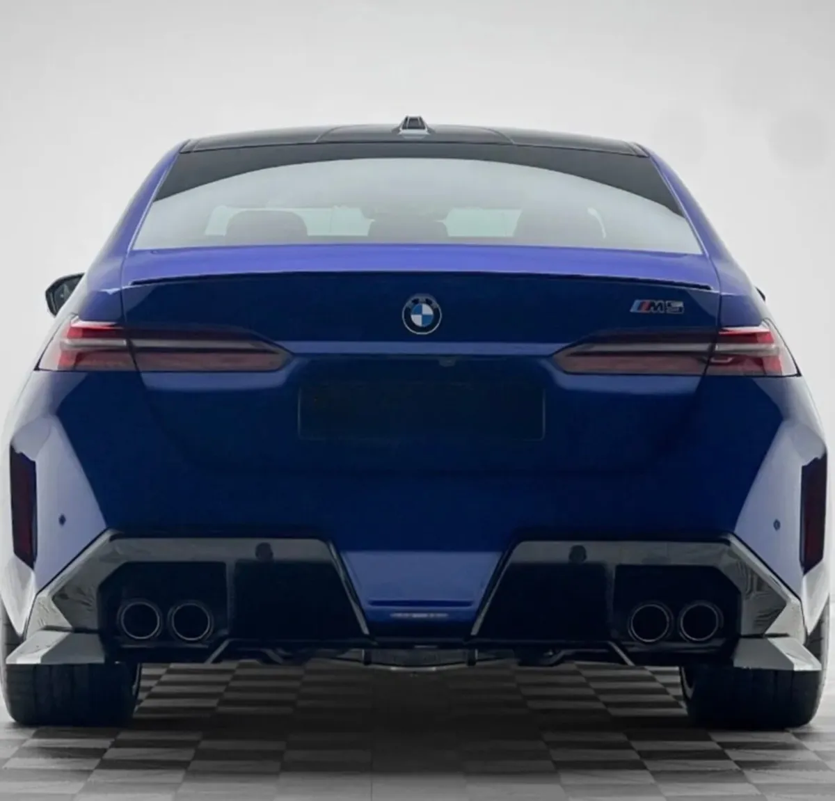 BMW M5 2025 - Image 2