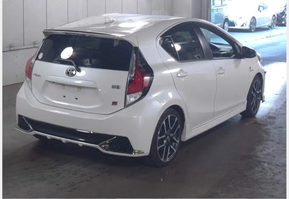Toyota Aqua GR Hybrid - Image 2