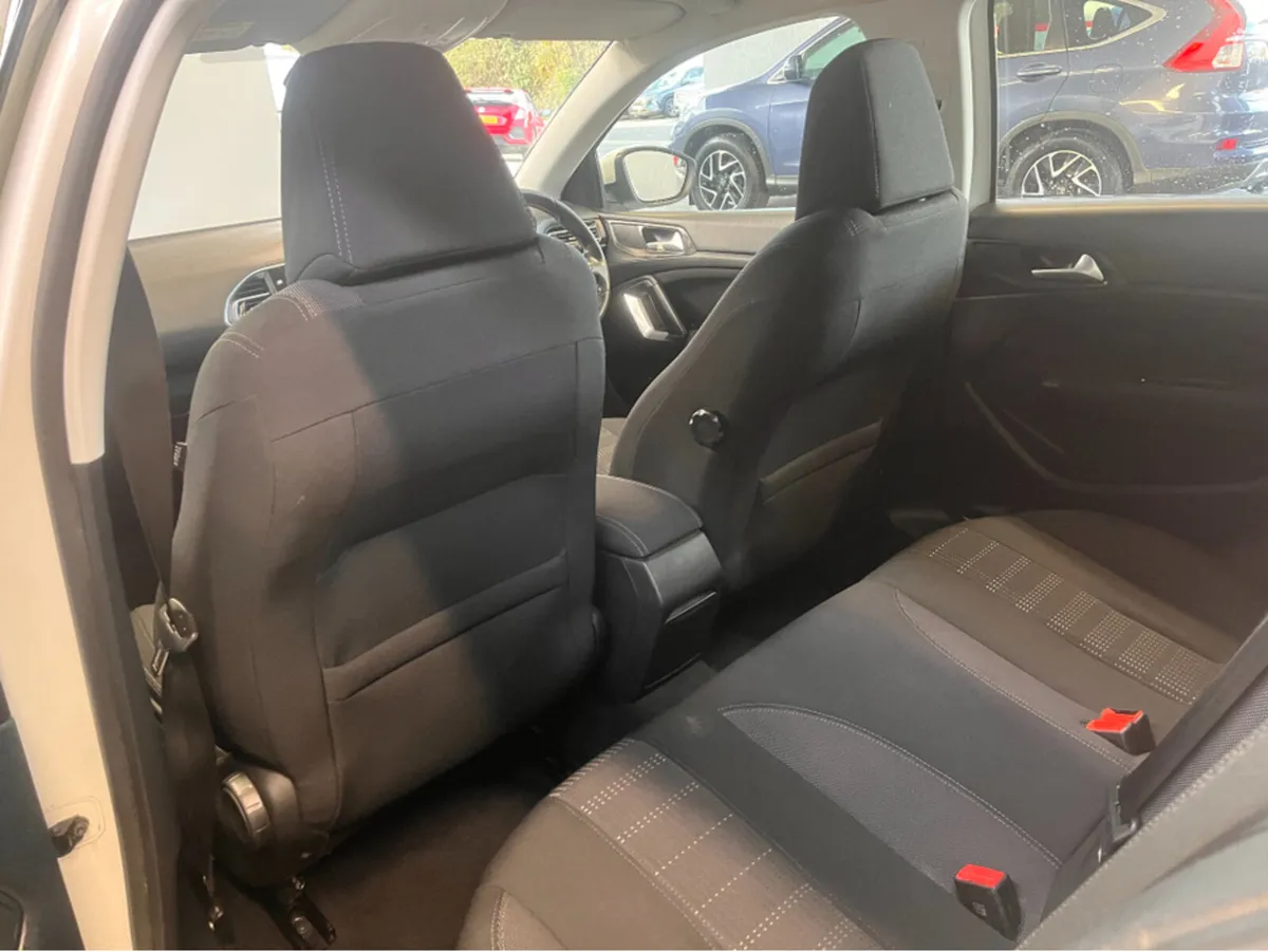 Peugeot 308 1.6 HDI BLUE 120 ALLURE 5DR 120BHP - Image 2