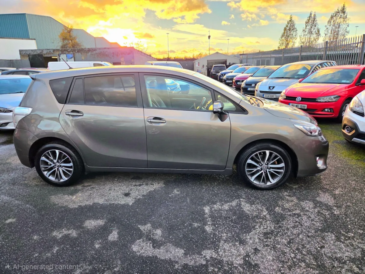 Toyota Verso 1.6 D SOL SKYVIEW 7 SEATER ** PANORAM - Image 3