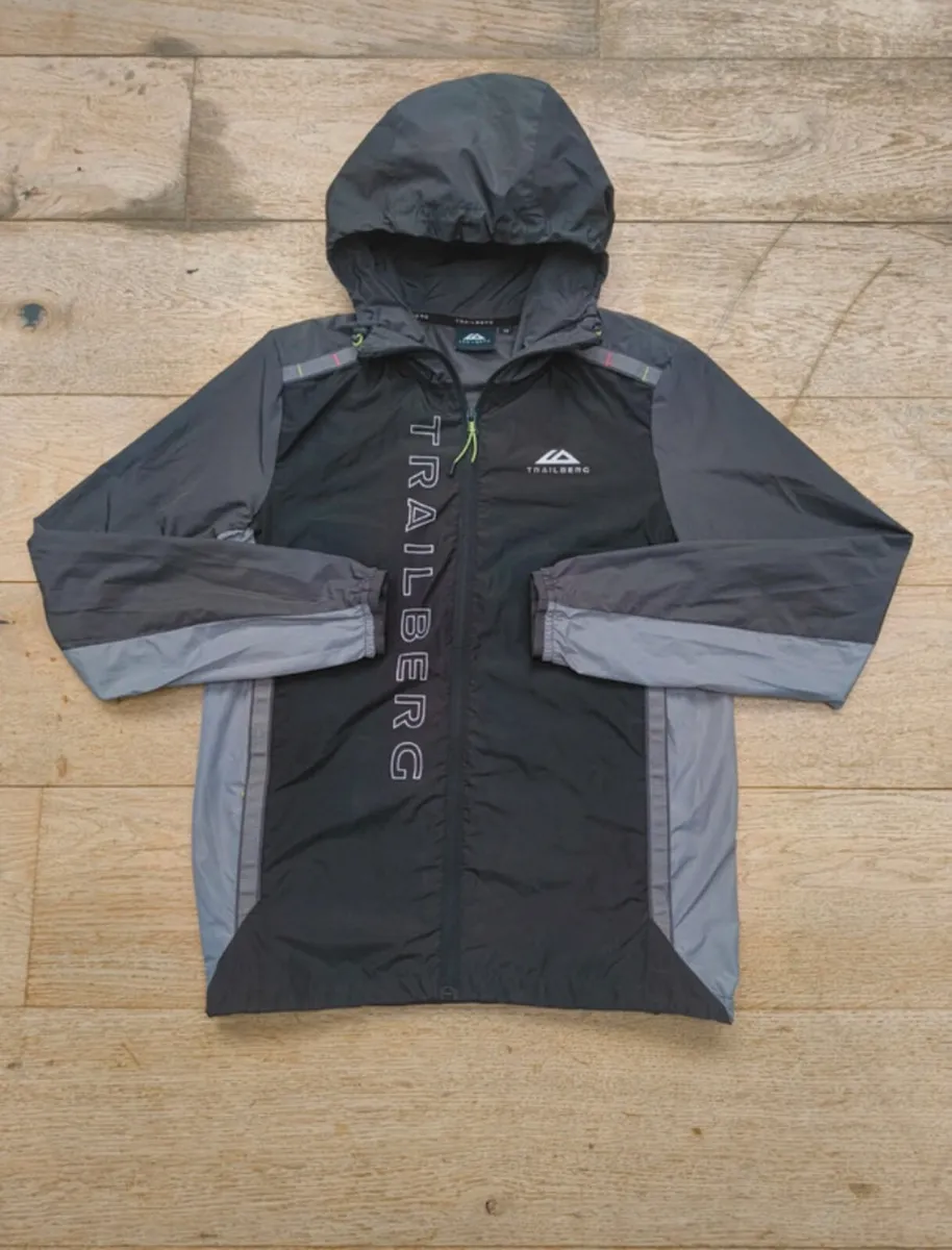 Trailberg black grey tracksuit - Image 2