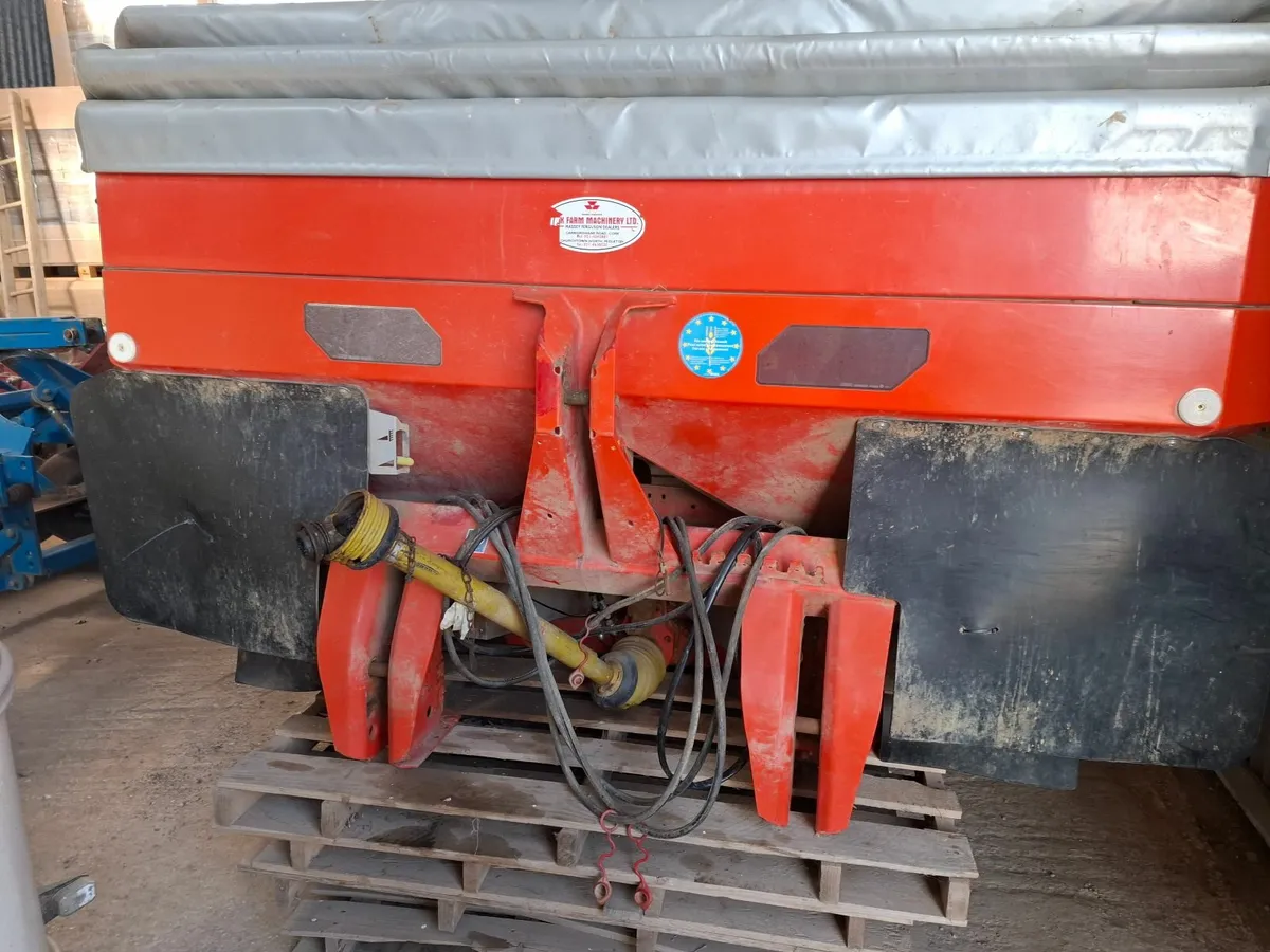 Fertiliser spreader - Image 4
