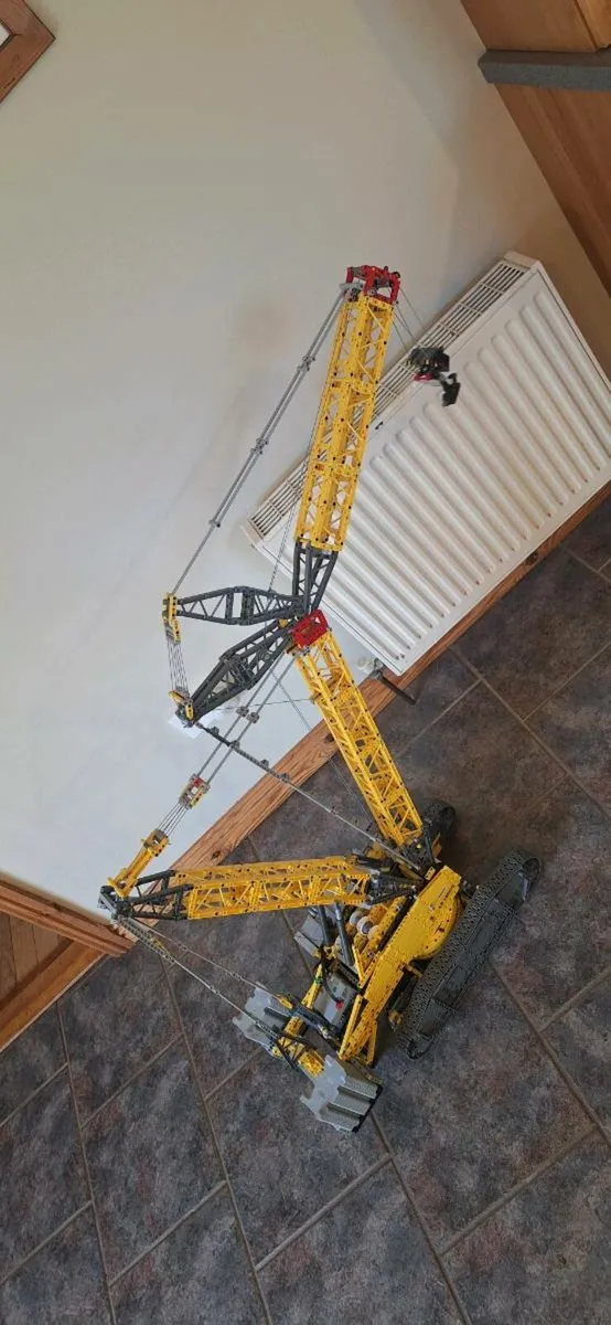 Lego Technic Crawler Crane €550 ONO - Image 1