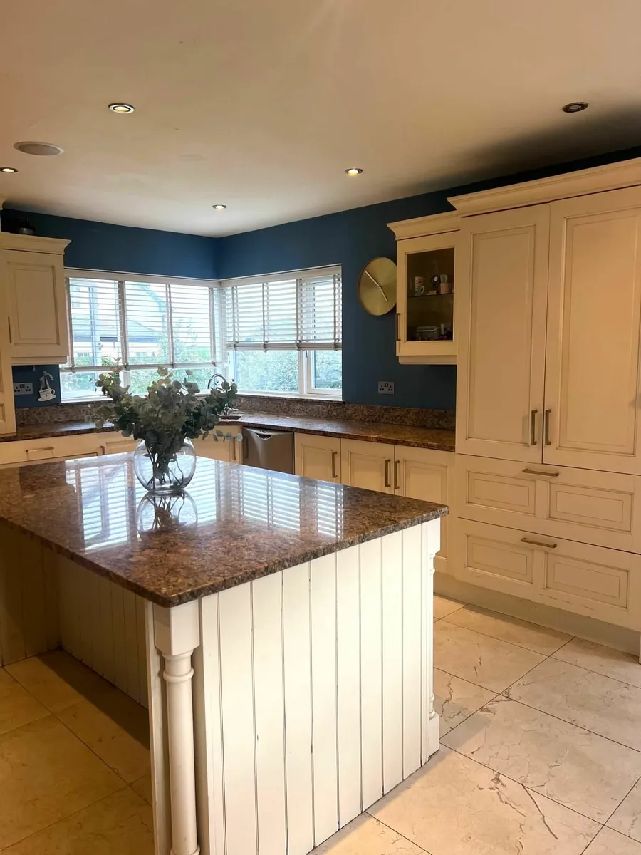 Shaker Kitchen - Image 2