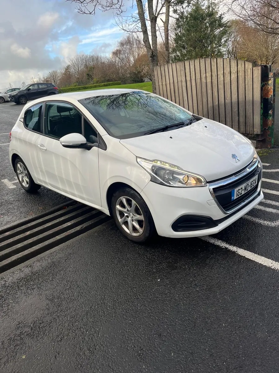 Peugeot 208 - Image 3