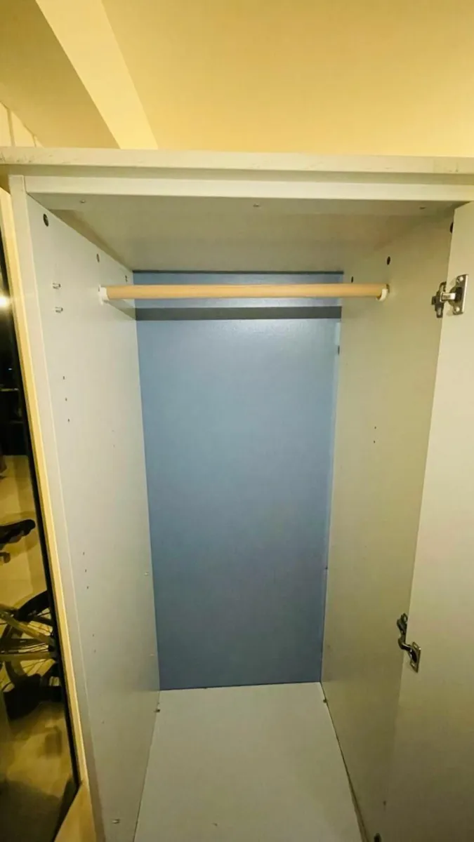 Single Door Wardrobe - Image 3