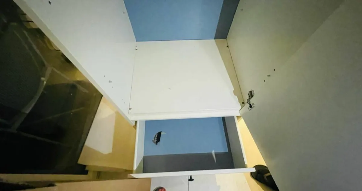 Single Door Wardrobe - Image 4