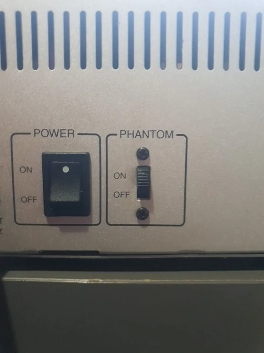 14 Channel Stereo mixer - Image 4