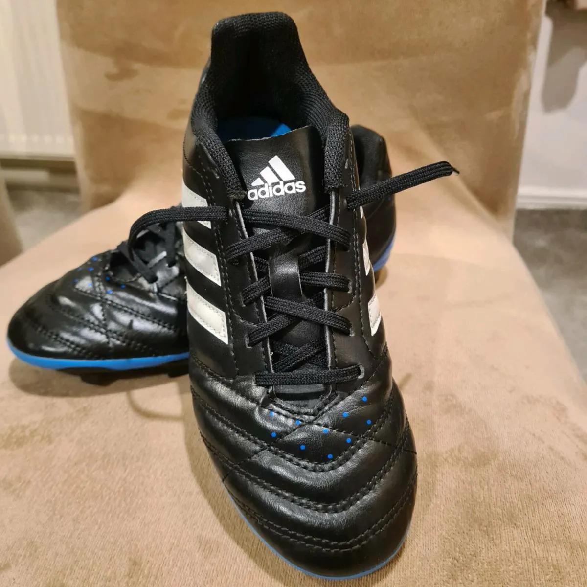 Junior football boots - Image 4