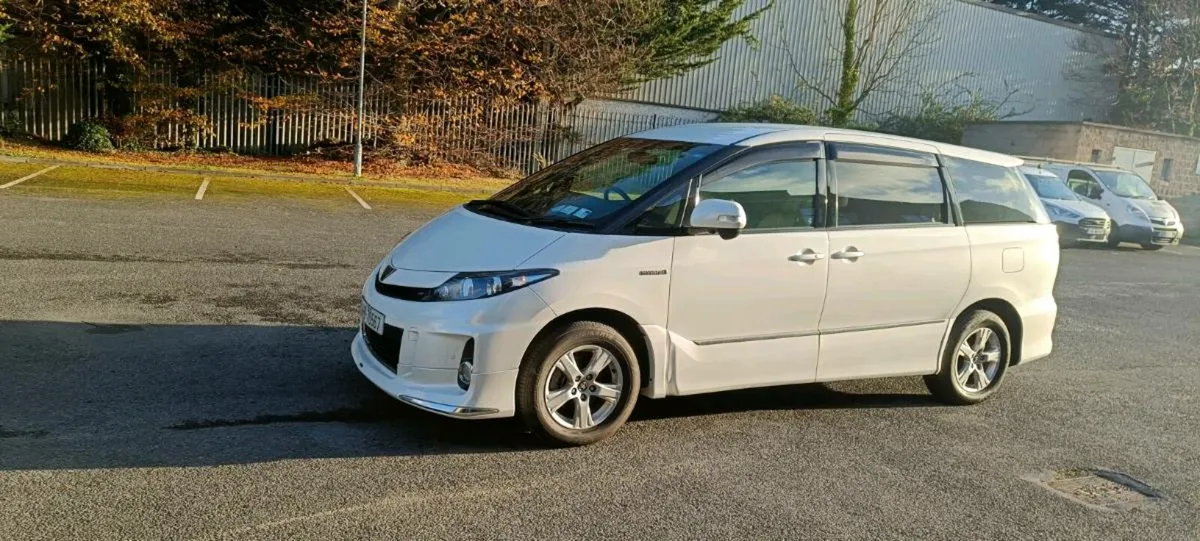 Toyota Estima - Image 1