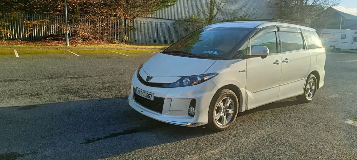 Toyota Estima - Image 2