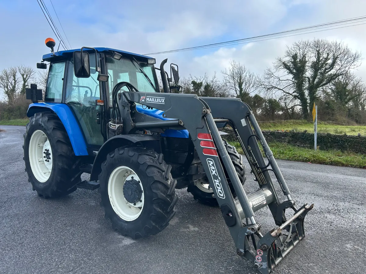2001 New Holland TL100 with MX Loader - Image 4