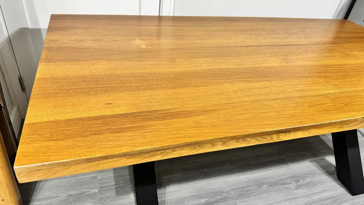 Hardwood Oak Dining Table 200cm New Ex Display - Image 2