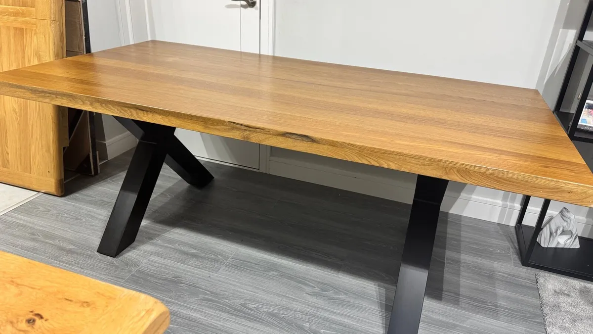 Hardwood Oak Dining Table 200cm New Ex Display - Image 3