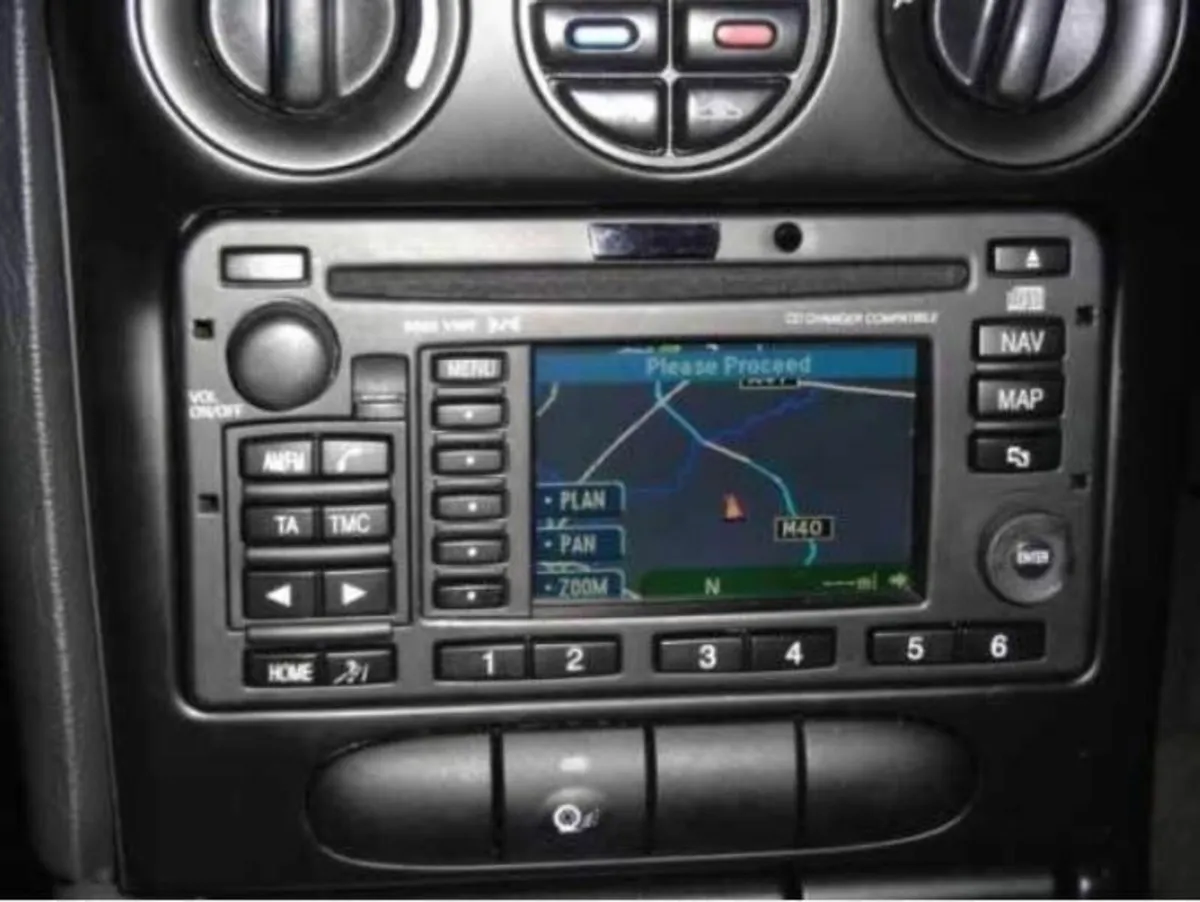 Ford 9000 VNR CD Player/ RDS Stereo & Sat Nav - Image 2