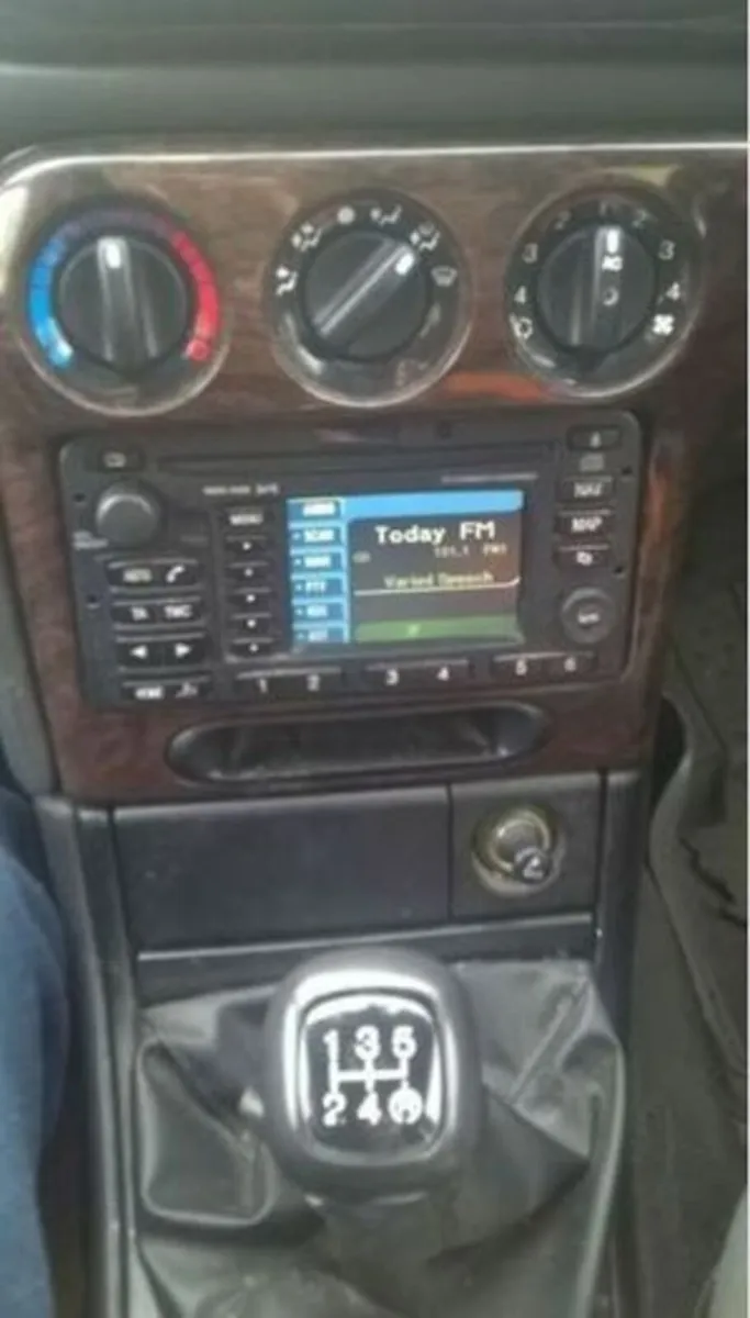 Ford 9000 VNR CD Player/ RDS Stereo & Sat Nav - Image 4