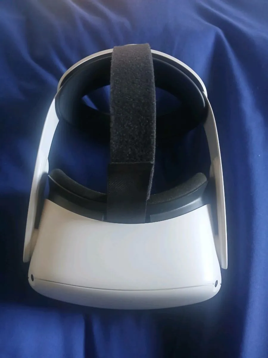 Oculus Meta Quest VR2 - Image 3