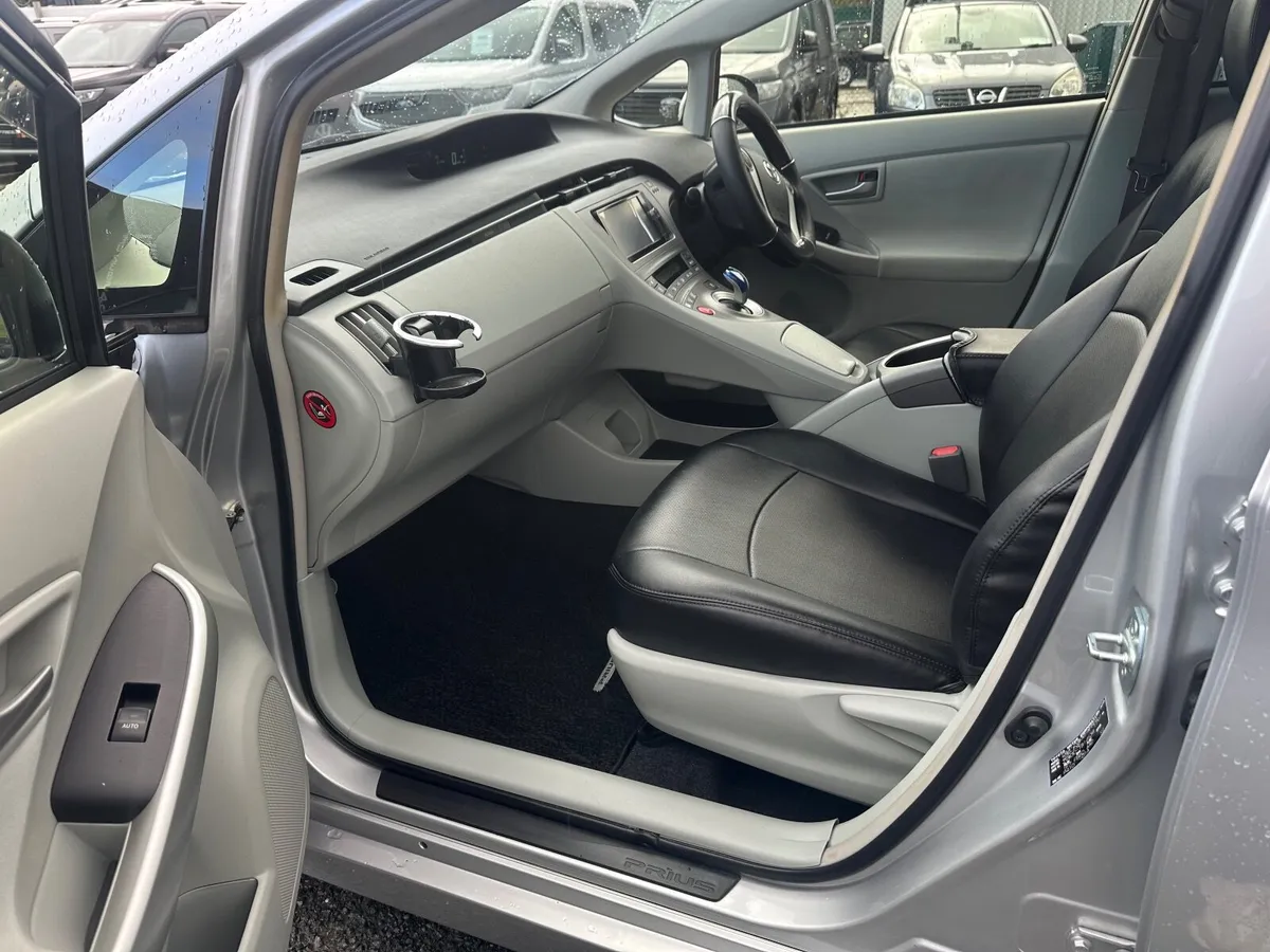 Toyota Prius only 86k kms - Image 3