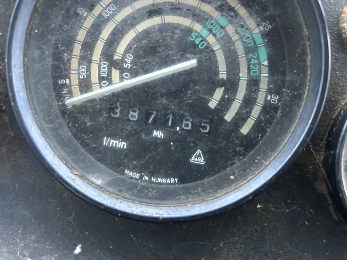 1988 Zetor 7245 with Loader - Image 3