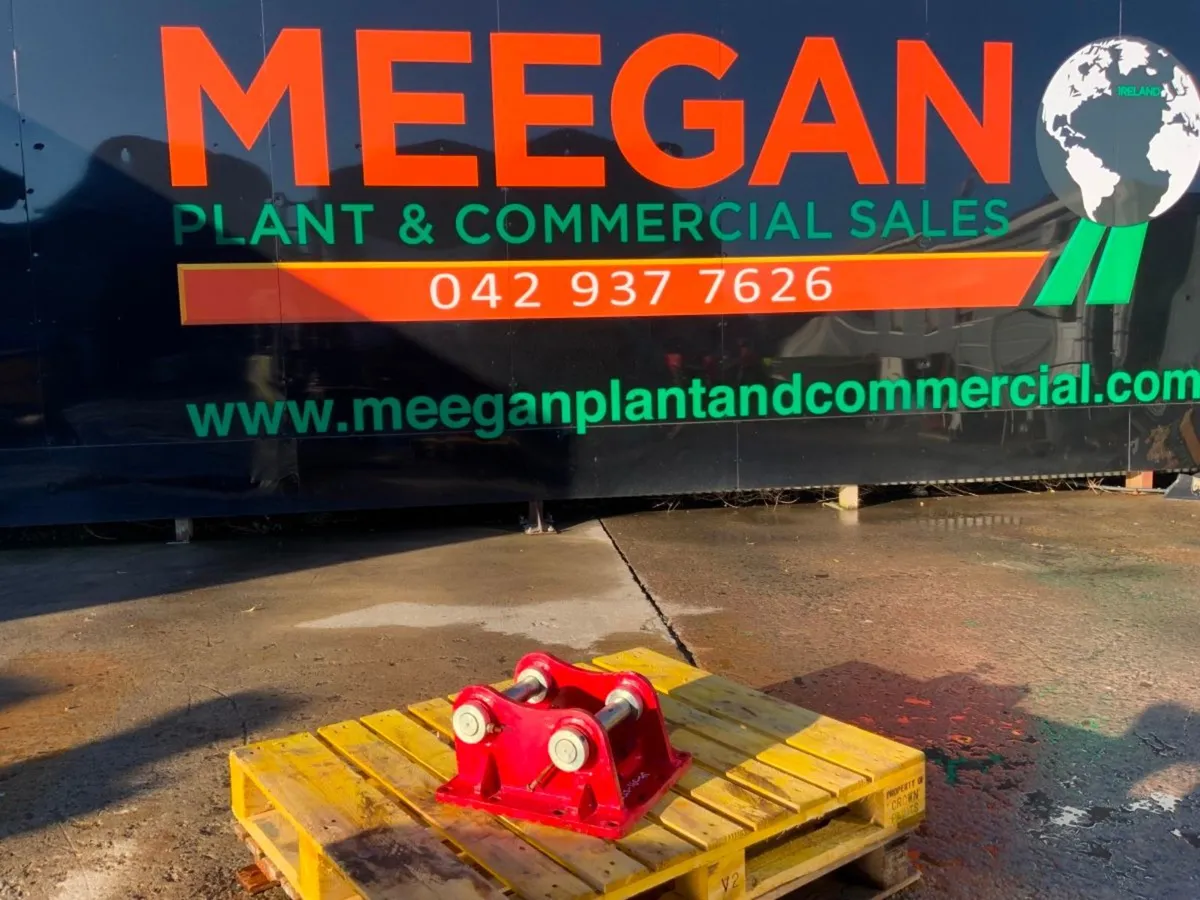 UNUSED HAMMER CRADLE....45mm PINS.....041. - Image 1